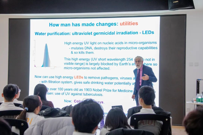 北京爱迪学校迎来剑桥大学国王学院前副院长Rob Wallach(图4)